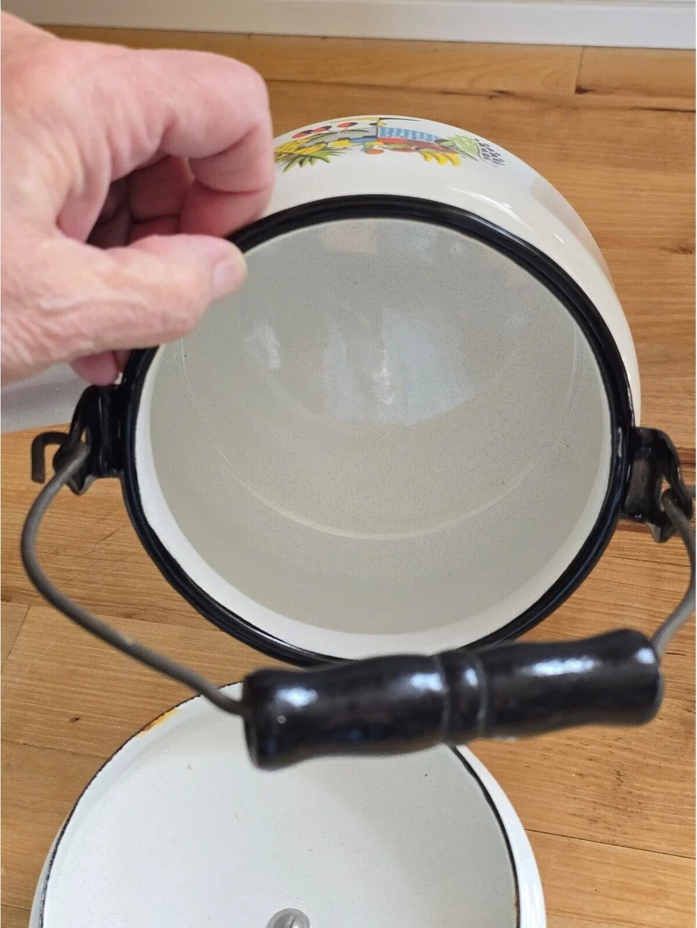Vtg Berggren Enamelware Swedish Teapot Fruit Basket Design Cottagecore